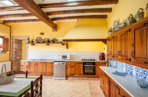 Sils Villa | Magnificent 15 bedroom villa Spain|XXL Pool, BBQ, Gamesroom|Beaches & Barcelona