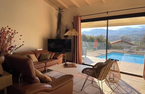 Mercenac House | Maison Facile à Vivre Jolie vue sur les Montagnes Avec Piscine Animaux Bienvenus