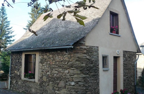 Castelnau-de-Mandailles House | Maison De Claude: Private Terrace, Private Garden & Wi-Fi