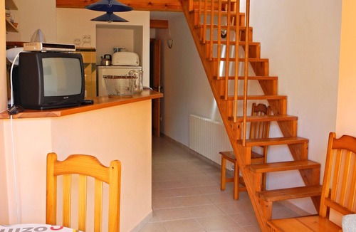 Torroja del Priorat Apartment | Maissonette with light, great room layout, ideal for remote working GLASFASER