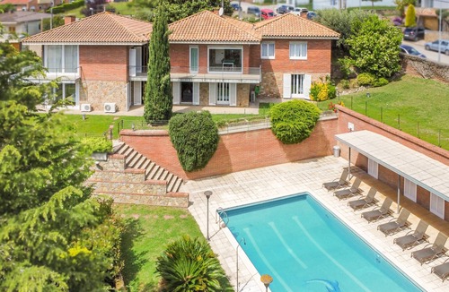 Banyoles Villa | Majordoms - Sports Villa Banyoles