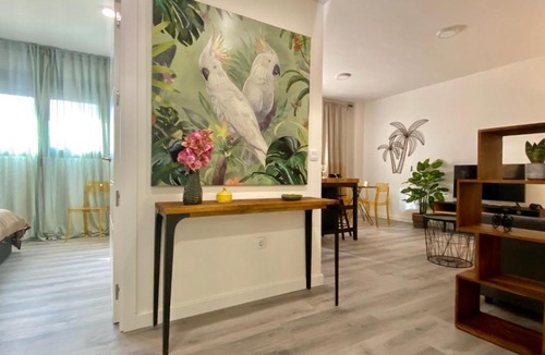 Cruz de Humilladero Apartment | Malakatua Station, Apartment with Pool-Parking