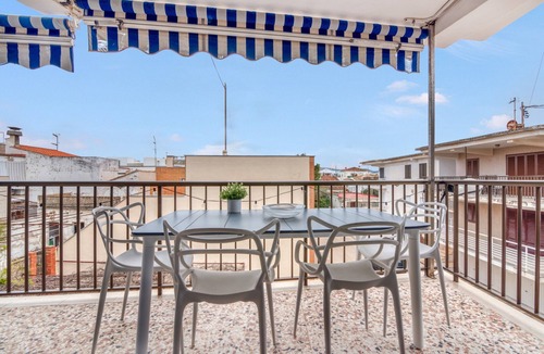 Oliva House | Manhattan 2 Apartment with Wi-Fi, 1 Minute from the Beach