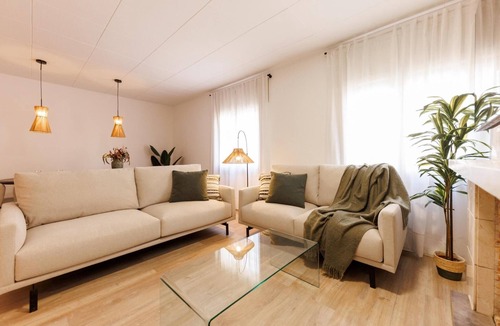 Old Town Apartment | Maragall - Holiday Apartment Girona | Bravissimo