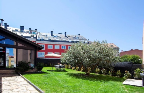 Mino House | Maravillosa vivienda con jardín y barbacoa.