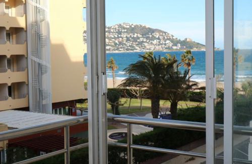 Santa Margarida Apartment | MARENOSTRUM 2-3-3