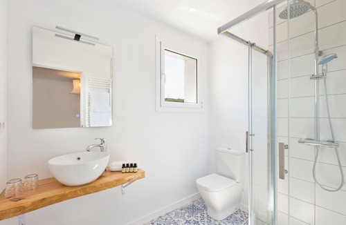 Sant Llorenc d'Hortons Hotel | Masia Can Rovira
