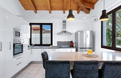 Arenas del Mar Villa | MEDANO4YOU The Palm Tree Holiday Home