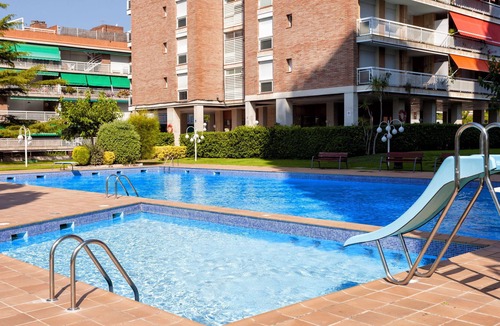 Sant Vicenc de Montalt Apartment | MEDITERRANI - Apartment 5 minutes from the beach, with pool, tennis, football, basketball.