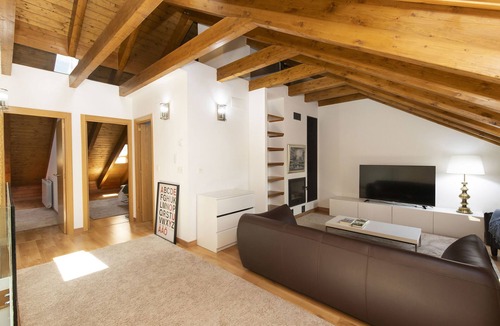 Panticosa Apartment | Mendia Penthouse by BeValle