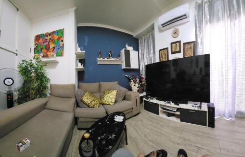 En Corts Apartment | Mi piso