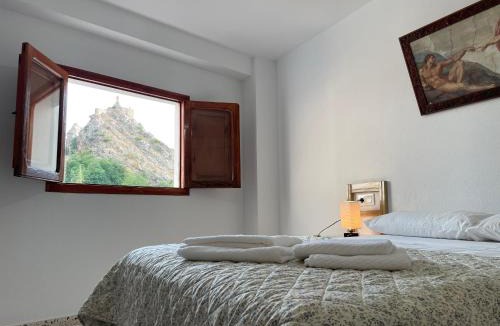 Castril House | Mirador de Castril - Alojamiento con terraza y vistas espectaculares