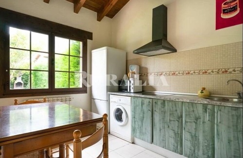 La Portilla House | Mirando al Cuera (Yellow) - apartment with pool in Piedra (Llanes)
