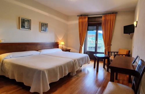 Santo Tome del Puerto Hotel | Mirasierra