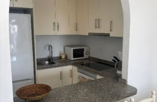 Orihuela Costa Apartment | Modern 2 slaapkamerappt met zwembad-jacuzzi, terras 1 sts lijn in afgesl. res.