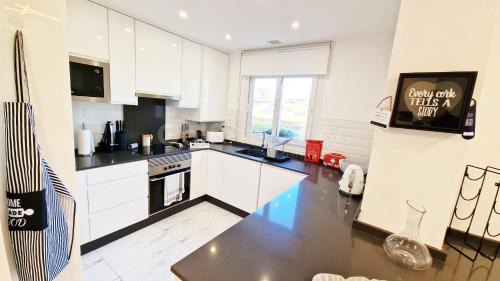 Jeronimo y Avileses y Balsicas de Arriba Apartment | Modern and stylish, 2-bed ground floor apartment