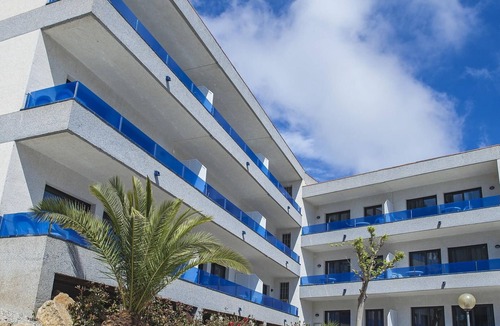 Platja d'Aro Apartment | Modern Apartment, Beach 150m, Pool, A/C, Wi-Fi, Parking Available