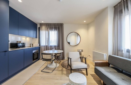 Puerta del Angel Apartment | Modern apartment near the Royal Palace 08