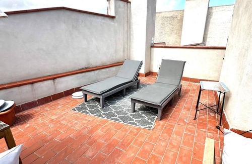 Vic Apartment | Modern Apartment with Rooftop - El Gòtic