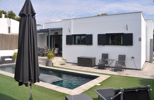 Cala Pi House | Modern bungalow with heated pool, 50m from the sea - whirlpool -