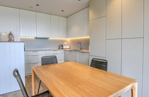 Calella de Palafrugell Apartment | Modern three-bedroom apartment with pool in the center