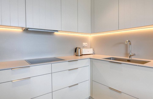 Calella de Palafrugell Apartment | Modern three-bedroom apartment with pool in the center