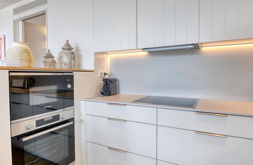 Calella de Palafrugell Apartment | Modern three-bedroom apartment with pool in the center