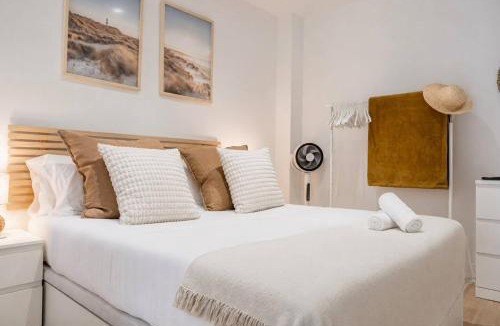 Malilla Apartment | Modern Loft near Roig Arena