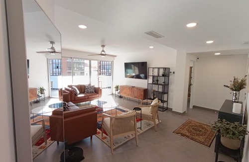 Alicante City Centre Apartment | Modern Rambla Mercado Apartment