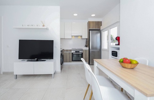 Cala Blanca House | Modern-style villa near the beach – Villa Garasa
