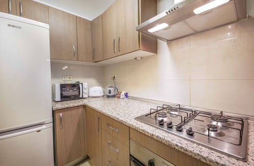 Benidorm House | Modern Town House at Levante Beach (WiFi, AirCon, UK TV, Swimming Pools)