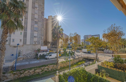 Benidorm House | Modern Town House at Levante Beach (WiFi, AirCon, UK TV, Swimming Pools)