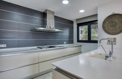 Sant Pol De Mar Villa | Modern Villa with Ocean views, Infinity Pool, Garden & Wi-Fi