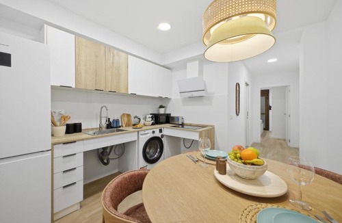 Torrefiel Apartment | Moderno Loft, Adaptado, Smart TV, AC, 3Pax,