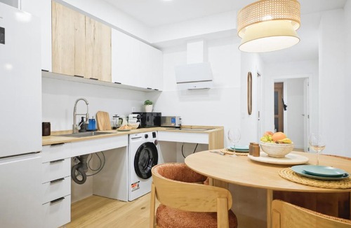 Torrefiel Apartment | Moderno Loft, Adaptado, Smart TV, AC, 3Pax,