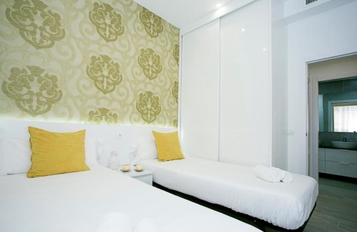 Torremolinos Apartment | MONKÓ CENTER, GARDEN & POOL o