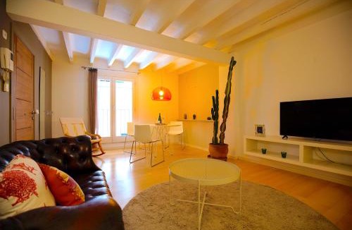 La Llotja-Born Apartment | Montmari - Turismo de Interior