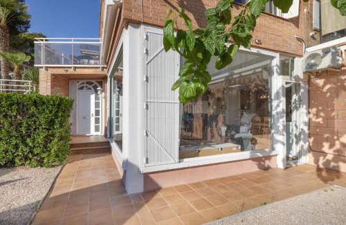 Tamarit House | Mora Beach