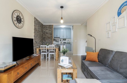Brion Apartment | Morriña Apartment in Brión with Pool and Green Areas – Perfect for Couples, 13km from Santiago