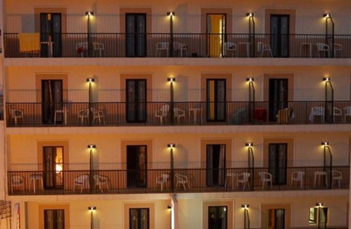 Sant Antoni de Portmany House | Motel ∙ 8 guests