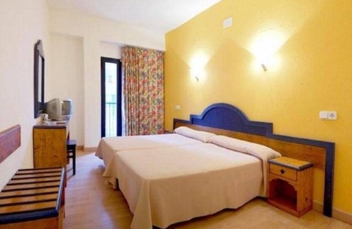 Sant Antoni de Portmany House | Motel ∙ 8 guests