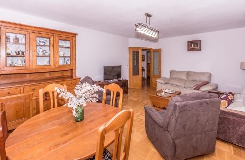 Ezcaray Apartment | Nahia Ezcaray - Apartamento Familiar para 6 personas con piscina y parking en Ezcaray