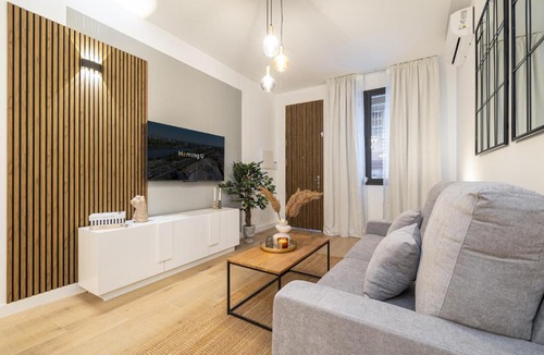 Explanada de la Estacion Apartment | Naranjas y Limones Málaga, by Homing U