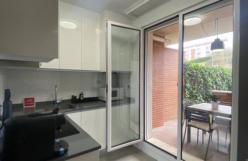Santander Apartment | NEW apartment with large garden in front of Las Llamas park