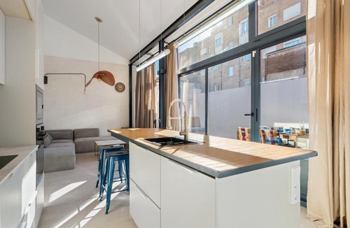Carabanchel Apartment | New charming apartment with terrace for 4 pax - A-Vicent