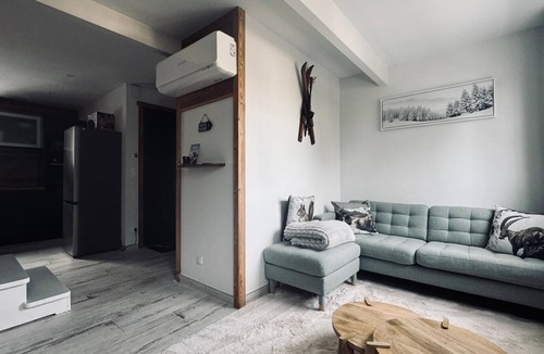 Les Angles Ski Chalet | New, cosy, quiet chalet, 200m from the slopes and village center