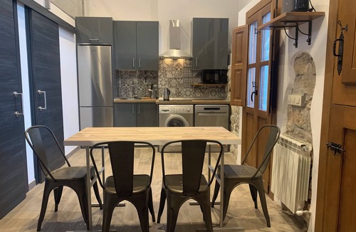 Llamero Cottage | New house for rent complete with enclosed outdoor area, ping pong, barbecue, etc.