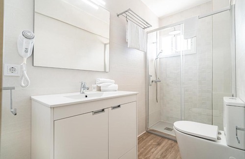 Torrenova Apartment | New Kensington Apartments - Econotels