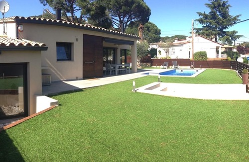 Calonge Villa | New villa with swimming pool in the Costa Brava. Now with WiFi!