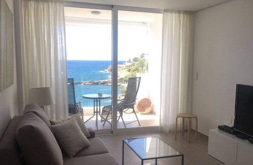 Ses Rotes Velles Condo | newly renovated apartment by the sea